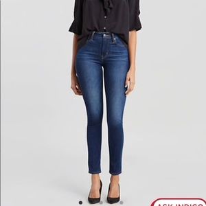 👖 Levi’s Premium Denim 721 High Waisted Jeans 👖